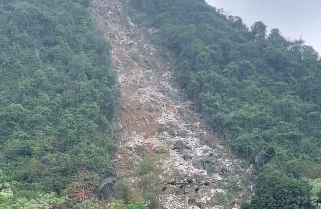 Ảnh hưởng động đất, nhiều núi đá ở Hòa Bình sạt lở - Hình 2 Anh huong dong dat, nhieu nui da o Hoa Binh sat lo-Hinh-2