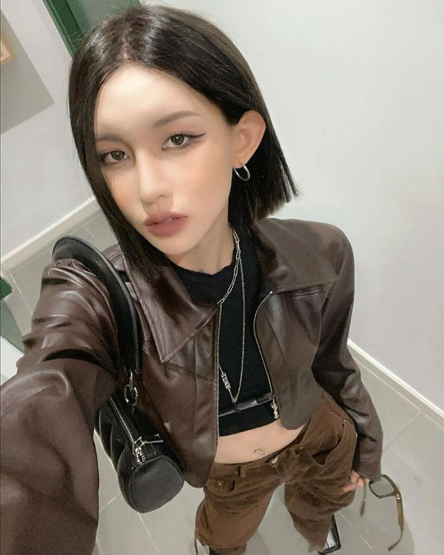 Hot girl sinh con cho Decao: nhan sắc bất ngờ sau khi vượt cạn - Hình 2 Hot girl sinh con cho Decao: nhan sac bat ngo sau khi vuot can-Hinh-2