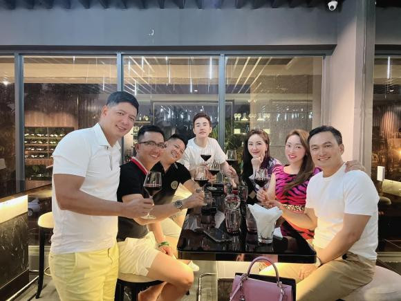 Bảo Thy cùng chồng đại gia hội ngộ Chi Bảo, Bình Minh - Hình 2 Bao Thy cung chong dai gia hoi ngo Chi Bao, Binh Minh-Hinh-2