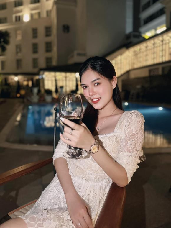 Bị so sánh với 'Nữ hoàng nội y', diễn viên Lê Ngọc Trinh lên tiếng - Hình 4 Bi so sanh voi 'Nu hoang noi y', dien vien Le Ngoc Trinh len tieng-Hinh-4