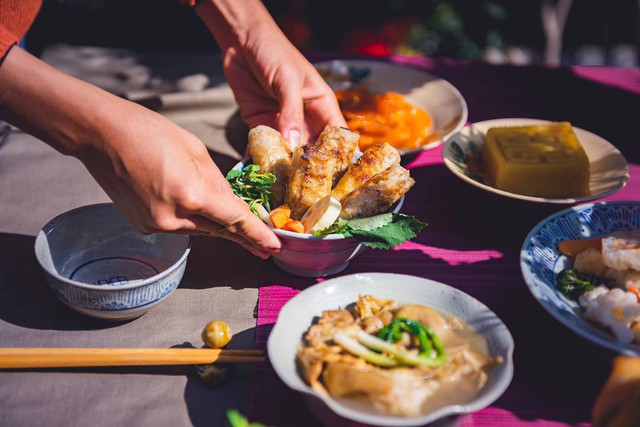 Bữa cơm nào cũng xuất hiện 4 dấu hiệu này, cảnh giác ung thư Bua com nao cung xuat hien 4 dau hieu nay, canh giac ung thu