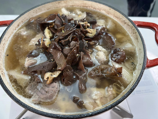 Bật mí cách nấu thịt đông chuẩn vị mẹ làm - Hình 5 Bat mi cach nau thit dong chuan vi me lam-Hinh-5