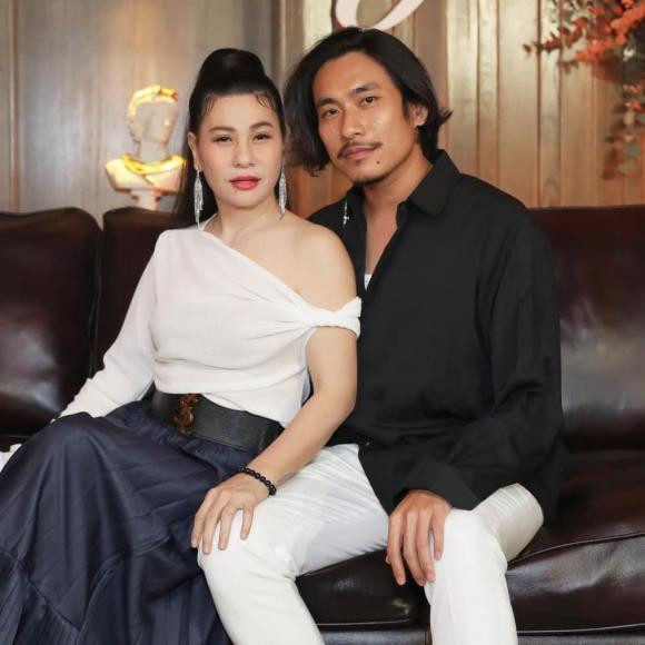 Sao Việt bắt được hoa cưới nhanh chóng “chốt đơn” - Hình 24 Sao Viet bat duoc hoa cuoi nhanh chong “chot don”-Hinh-24