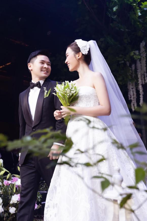 Sao Việt bắt được hoa cưới nhanh chóng “chốt đơn” - Hình 10 Sao Viet bat duoc hoa cuoi nhanh chong “chot don”-Hinh-10