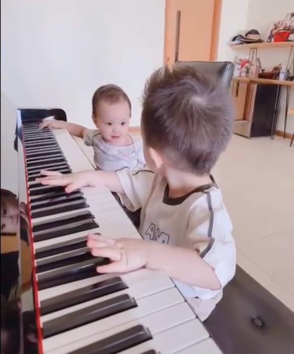 Con trai Bằng Kiều 17 tháng đã có trình tán gái hơn bố - Hình 6 Con trai Bang Kieu 17 thang da co trinh tan gai hon bo-Hinh-6