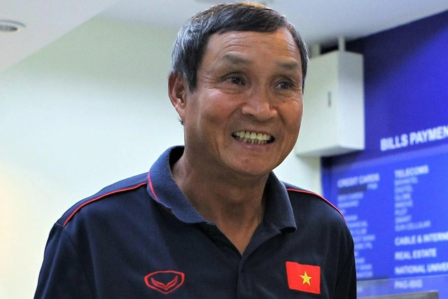 Phản ứng của HLV Mai Đức Chung sau lễ bốc thăm World Cup 2023 Phan ung cua HLV Mai Duc Chung sau le boc tham World Cup 2023