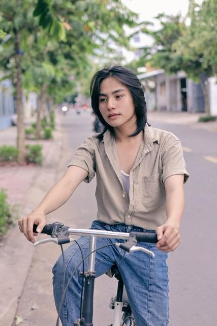 Nam sinh Trà Vinh gây sốt với bộ ảnh giống tài tử Hong Kong - Hình 6 Nam sinh Tra Vinh gay sot voi bo anh giong tai tu Hong Kong-Hinh-6