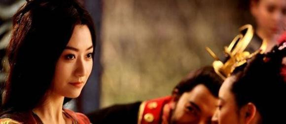 Hoàng hậu xinh đẹp lần lượt bị 6 Hoàng đế chiếm giữ là ai? - Hình 4 Hoang hau xinh dep lan luot bi 6 Hoang de chiem giu la ai?-Hinh-4