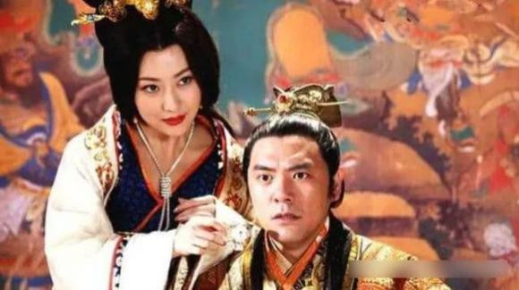 Hoàng hậu xinh đẹp lần lượt bị 6 Hoàng đế chiếm giữ là ai? - Hình 6 Hoang hau xinh dep lan luot bi 6 Hoang de chiem giu la ai?-Hinh-6