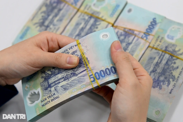Mức lương thấp nhất của công chức trước và sau khi cải cách tiền lương Muc luong thap nhat cua cong chuc truoc va sau khi cai cach tien luong