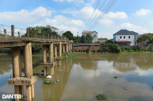 Nguyên nhân ban đầu vụ 3 bố con chết trên sông ở Hưng Yên - Hình 3 Nguyen nhan ban dau vu 3 bo con chet tren song o Hung Yen-Hinh-3