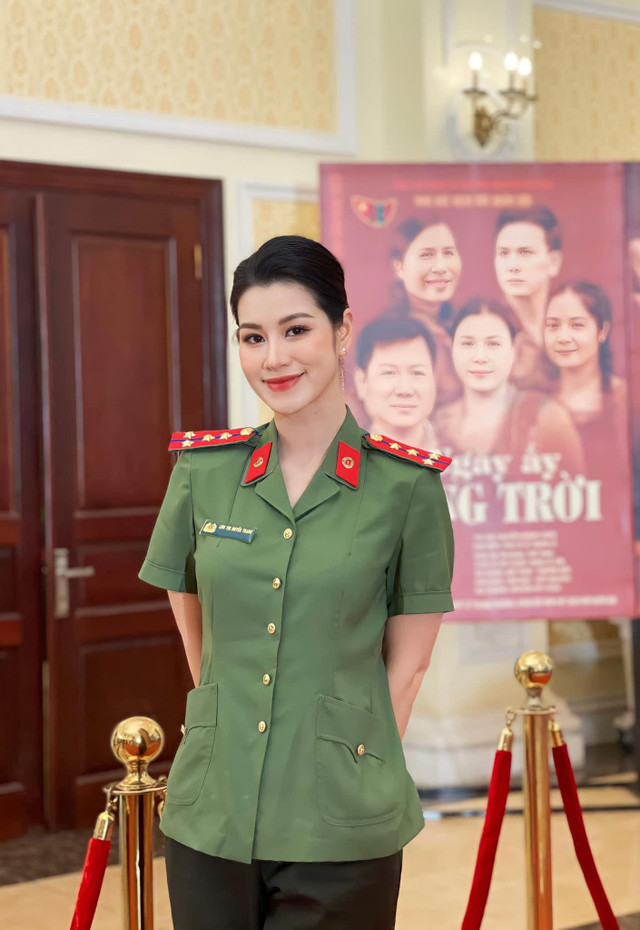 Đời tư kín tiếng của Thượng úy công an là mỹ nhân tài sắc Doi tu kin tieng cua Thuong uy cong an la my nhan tai sac