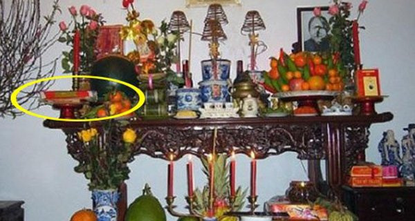 6 thứ tuyệt đối không nên đặt lên bàn thờ kẻo mất phúc lộc 6 thu tuyet doi khong nen dat len ban tho keo mat phuc loc