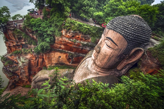Đặt tượng Đại Phật ở ngã ba sông có thể “trấn yểm” thủy quái? Dat tuong Dai Phat o nga ba song co the “tran yem” thuy quai?