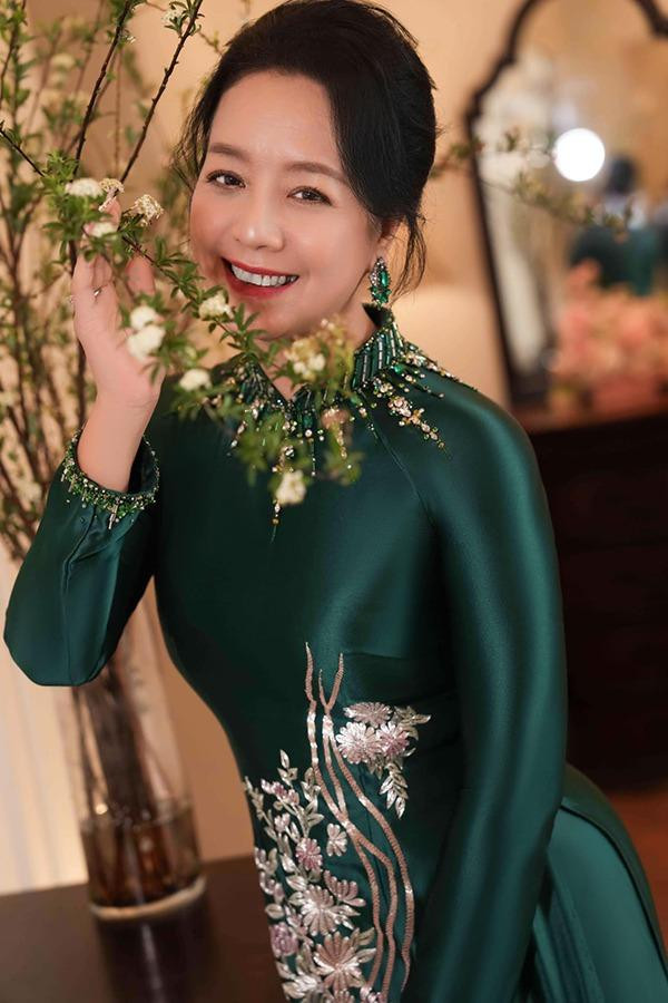 NSƯT Chiều Xuân tuổi hưu viên mãn bên chồng nhạc sĩ tài hoa - Hình 5 NSUT Chieu Xuan tuoi huu vien man ben chong nhac si tai hoa-Hinh-5