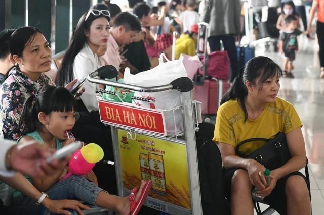 Delay 9 giờ dù mua vé máy bay hết 18 triệu đồng Delay 9 gio du mua ve may bay het 18 trieu dong