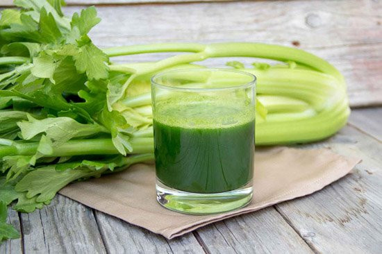 Uống nước cần tây kiểu này cẩn thận kẻo vô sinh, hại sức khỏe - Hình 2 Uong nuoc can tay kieu nay can than keo vo sinh, hai suc khoe-Hinh-2