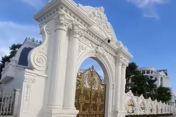 Cặp biệt thự hàng chục triệu đô và thú chơi sang của đại gia Phát “Dầu” ảnh 9 Cặp biệt thự hàng chục triệu đô và thú chơi sang của đại gia Phát “Dầu” ảnh 9