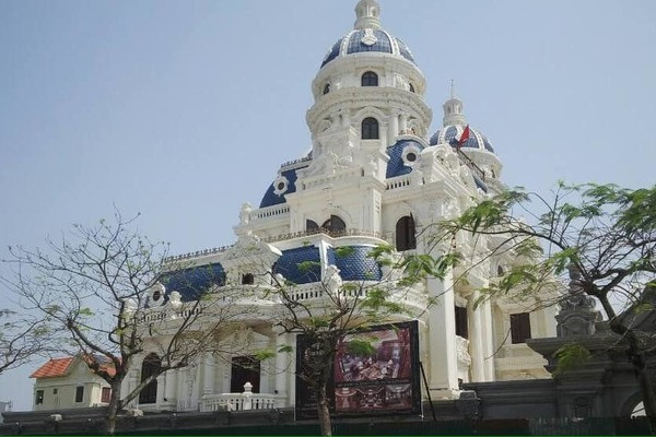 Cặp biệt thự hàng chục triệu đô và thú chơi sang của đại gia Phát “Dầu” ảnh 15 Cặp biệt thự hàng chục triệu đô và thú chơi sang của đại gia Phát “Dầu” ảnh 15