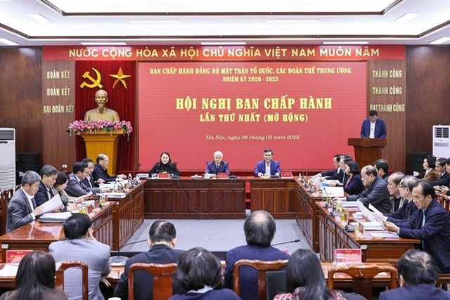 Hội nghị lần thứ nhất Ban Chấp hành Đảng bộ MTTQ, các đoàn thể trung ương Hoi nghi lan thu nhat Ban Chap hanh Dang bo MTTQ, cac doan the trung uong