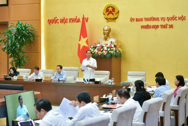 Ủy ban Thường vụ Quốc hội cho ý kiến về công tác nhân sự Uy ban Thuong vu Quoc hoi cho y kien ve cong tac nhan su
