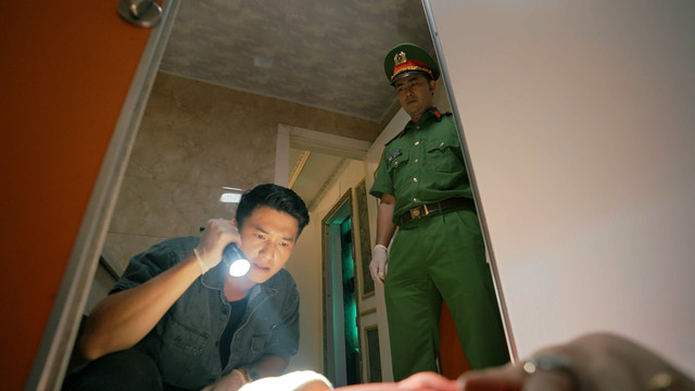 Đạo diễn nói gì khi 'Biệt dược đen' nhiều cảnh nóng, bạo lực? - Hình 4 Dao dien noi gi khi 'Biet duoc den' nhieu canh nong, bao luc?-Hinh-4