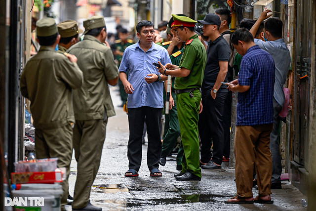 Đống tro tàn ám ảnh bên trong chung cư mini bị cháy ở Hà Nội - Hình 10 Dong tro tan am anh ben trong chung cu mini bi chay o Ha Noi-Hinh-10