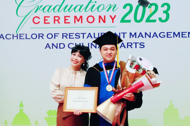 Hoa hậu điện ảnh 1991 Hương Giang: Mẹ đơn thân 20 năm, mưu sinh nhiều nghề - Hình 5 Hoa hau dien anh 1991 Huong Giang: Me don than 20 nam, muu sinh nhieu nghe-Hinh-5