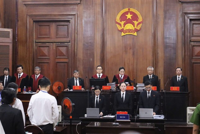 Giai đoạn 2 vụ Vạn Thịnh Phát: Bà Trương Mỹ Lan bị tuyên án chung thân Giai doan 2 vu Van Thinh Phat: Ba Truong My Lan bi tuyen an chung than