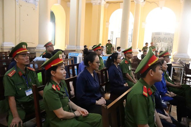 Giai đoạn 2 vụ Vạn Thịnh Phát: Bà Trương Mỹ Lan bị tuyên án chung thân - Hình 4 Giai doan 2 vu Van Thinh Phat: Ba Truong My Lan bi tuyen an chung than-Hinh-4