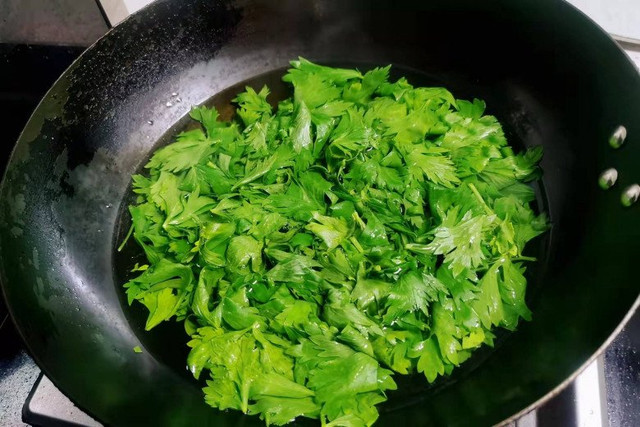Loại rau “bảo bối” ngăn ngừa ung thư nhưng nhiều người thường bỏ đi Loai rau “bao boi” ngan ngua ung thu nhung nhieu nguoi thuong bo di