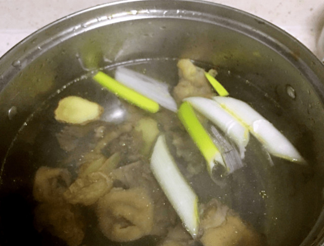 Hầm canh gà chú ý 3 nhớ, 3 không để nước dùng béo ngậy - Hình 3 Ham canh ga chu y 3 nho, 3 khong de nuoc dung beo ngay-Hinh-3