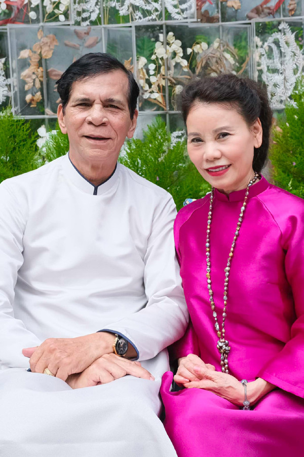 Mẹ ruột Hồ Ngọc Hà: Từng là nhân viên ngân hàng - Hình 4 Me ruot Ho Ngoc Ha: Tung la nhan vien ngan hang-Hinh-4