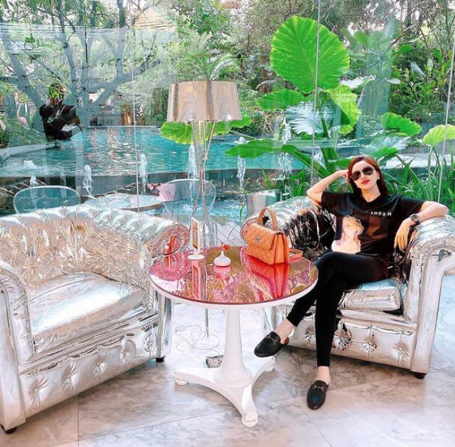 Bảo Thy gây choáng váng với phần trang trí Giáng sinh - Hình 7 Bao Thy gay choang vang voi phan trang tri Giang sinh-Hinh-7