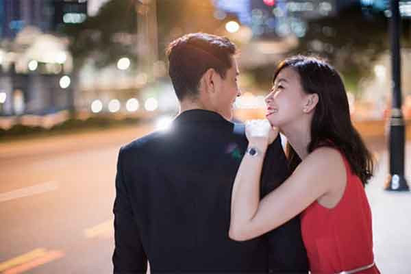 Vợ có biểu hiện lạ khiến tôi nghi cô ấy đang ngoại tình Vo co bieu hien la khien toi nghi co ay dang ngoai tinh