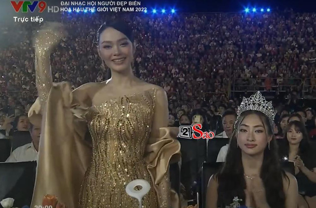 Truyền hình phơi bày nhan sắc dàn hậu: Lương Thùy Linh đội sổ - Hình 3 Truyen hinh phoi bay nhan sac dan hau: Luong Thuy Linh doi so-Hinh-3