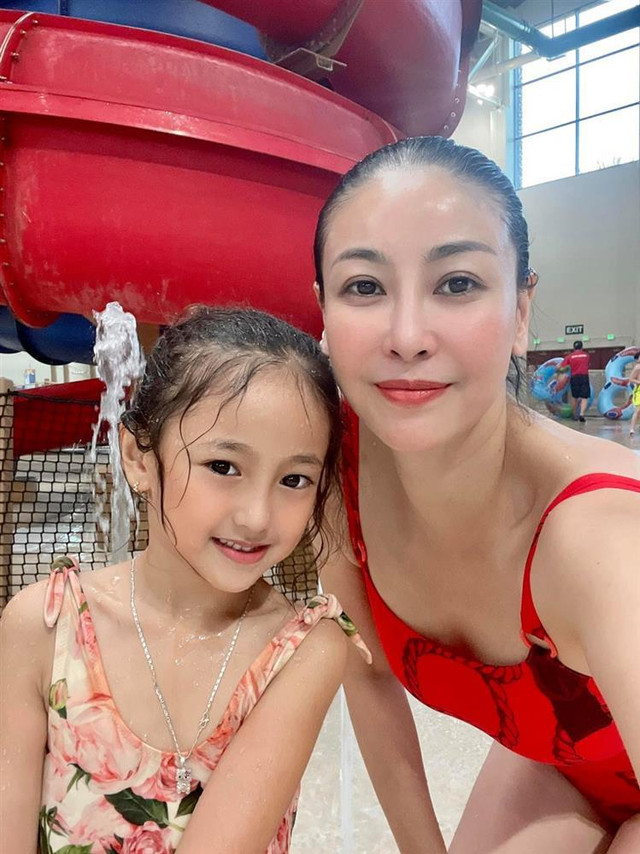 Hà Kiều Anh để lộ đôi mắt sưng húp sau nghi vấn "đập mặt xây lại" - Hình 4 Ha Kieu Anh de lo doi mat sung hup sau nghi van