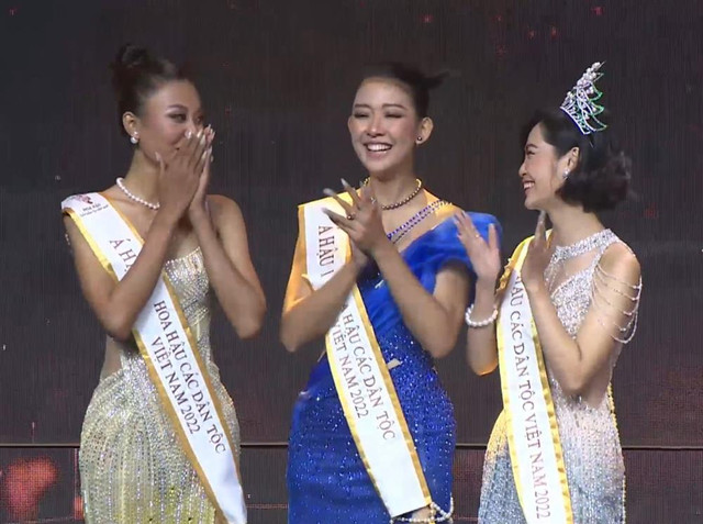 Nông Thúy Hằng không khai gian, vậy chiều cao "ảo" từ đâu ra? - Hình 9 Nong Thuy Hang khong khai gian, vay chieu cao