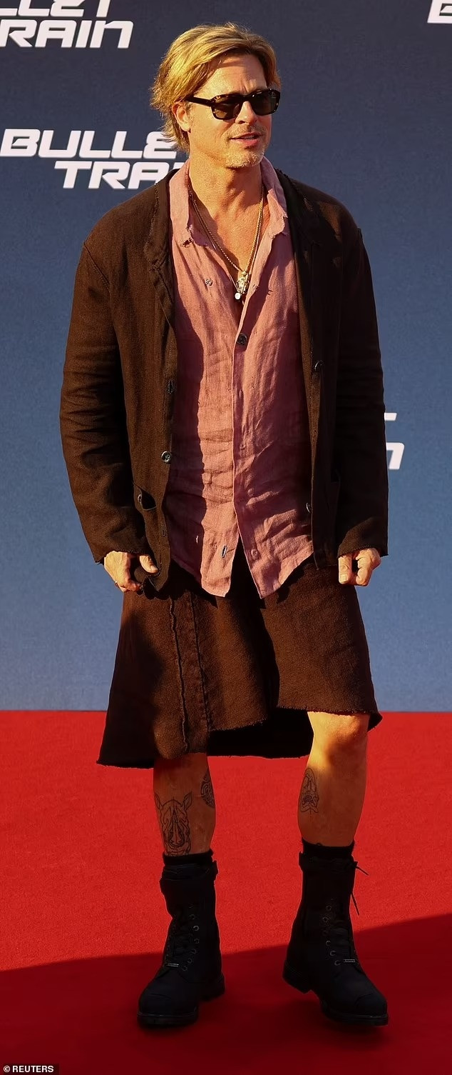 Brad Pitt mặc váy - Hình 3 Brad Pitt mac vay-Hinh-3