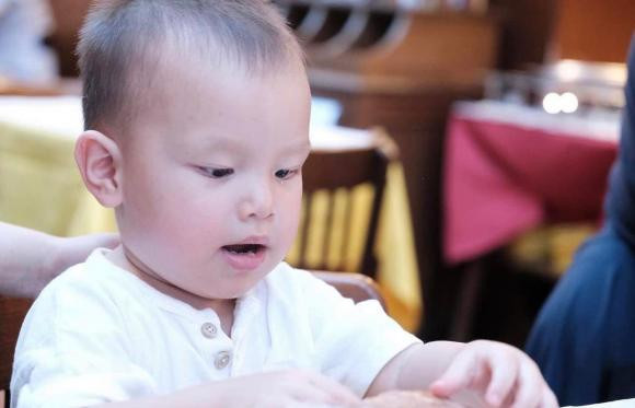 Subeo chụp ảnh cho hai em: Lisa hóa nàng thơ, Leon ngồi im cũng tấu hài - Hình 6 Subeo chup anh cho hai em: Lisa hoa nang tho, Leon ngoi im cung tau hai-Hinh-6