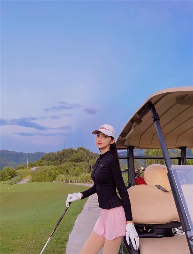 Hương Giang chi số tiền bằng cả căn nhà cho sở thích chơi golf - Hình 2 Huong Giang chi so tien bang ca can nha cho so thich choi golf-Hinh-2