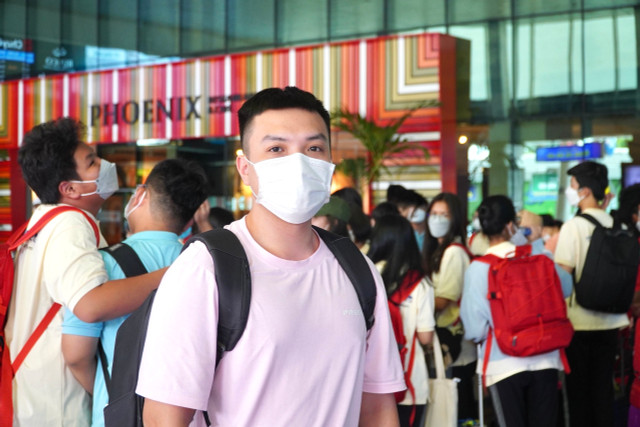 Khách bay ở Tân Sơn Nhất: Sẽ gọi an ninh nếu gặp TikToker làm trò Khach bay o Tan Son Nhat: Se goi an ninh neu gap TikToker lam tro