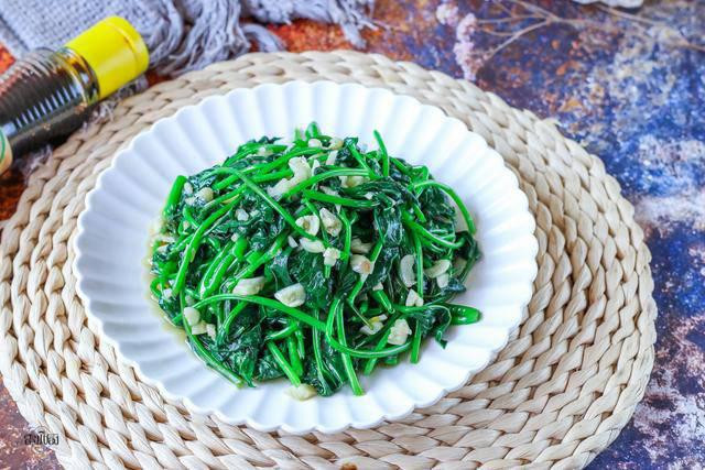 Loại rau giúp thanh lọc nội tạng mà người Nhật cực thích, đang rẻ như bèo ở chợ Việt - Hình 3 Loai rau giup thanh loc noi tang ma nguoi Nhat cuc thich, dang re nhu beo o cho Viet-Hinh-3