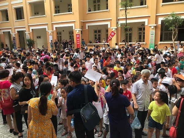 Ồ ạt cho con thi toán "quốc tế": Thói hám danh khó bỏ của người Việt? - Hình 2 O at cho con thi toan