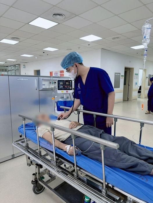 Cấp cứu bệnh nhân bị ngộ độc thuốc tê sau khi nhổ răng tại phòng khám ngoài Bệnh viện - Ảnh BVCC
