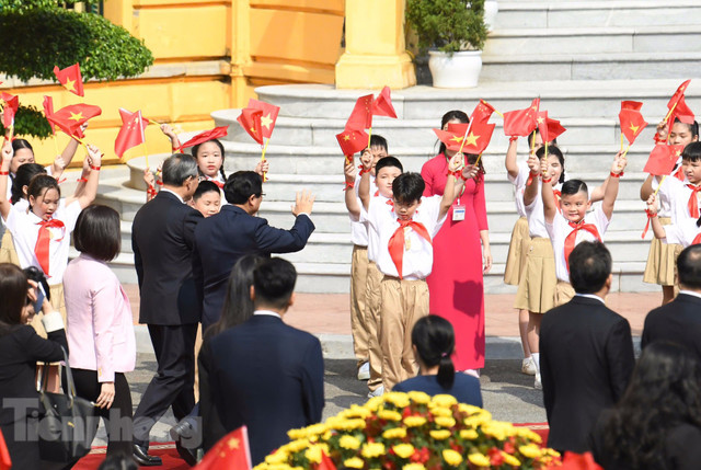 Thủ tướng Phạm Minh Chính chủ trì lễ đón chính thức Thủ tướng Trung Quốc Lý Cường - Hình 6 Thu tuong Pham Minh Chinh chu tri le don chinh thuc Thu tuong Trung Quoc Ly Cuong-Hinh-6