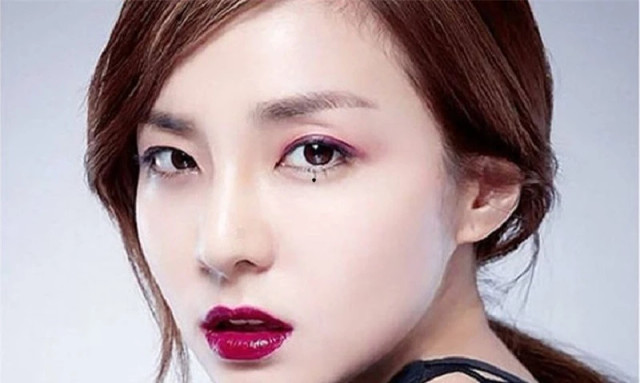Giải mã tất tật bí mật về nốt ruồi ở mắt Giai ma tat tat bi mat ve not ruoi o mat