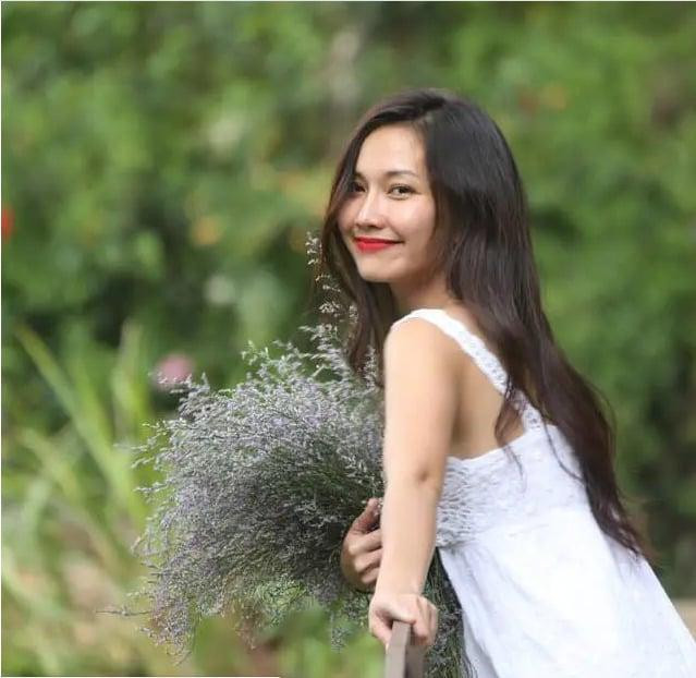 Cuộc sống hiện tại của 2 mỹ nhân Việt rời showbiz sang Mỹ Cuoc song hien tai cua 2 my nhan Viet roi showbiz sang My