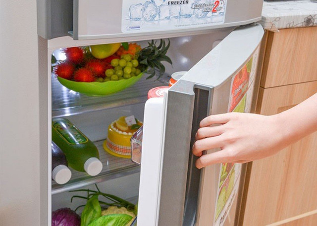 Tủ lạnh chạy bị hao điện, làm theo cách này để tiết kiệm, giảm tiền triệu Tu lanh chay bi hao dien, lam theo cach nay de tiet kiem, giam tien trieu