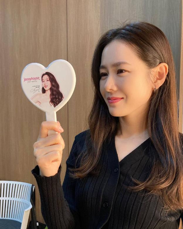 6 tips làm đẹp của Son Ye Jin, cô gái nào cũng thực hiện được - Hình 2 6 tips lam dep cua Son Ye Jin, co gai nao cung thuc hien duoc-Hinh-2